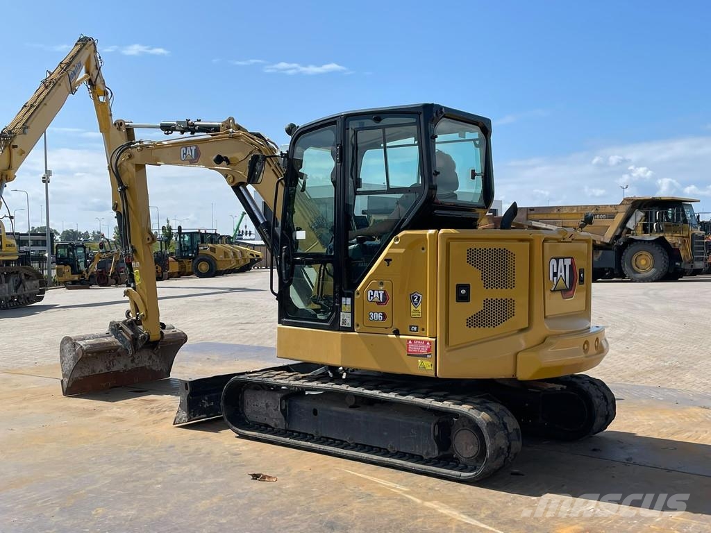 CAT 306 CR حفارات زحافة