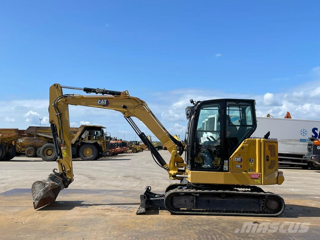 CAT 306 CR حفارات زحافة