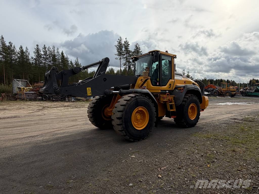 Volvo L 120 H لوادر بعجل