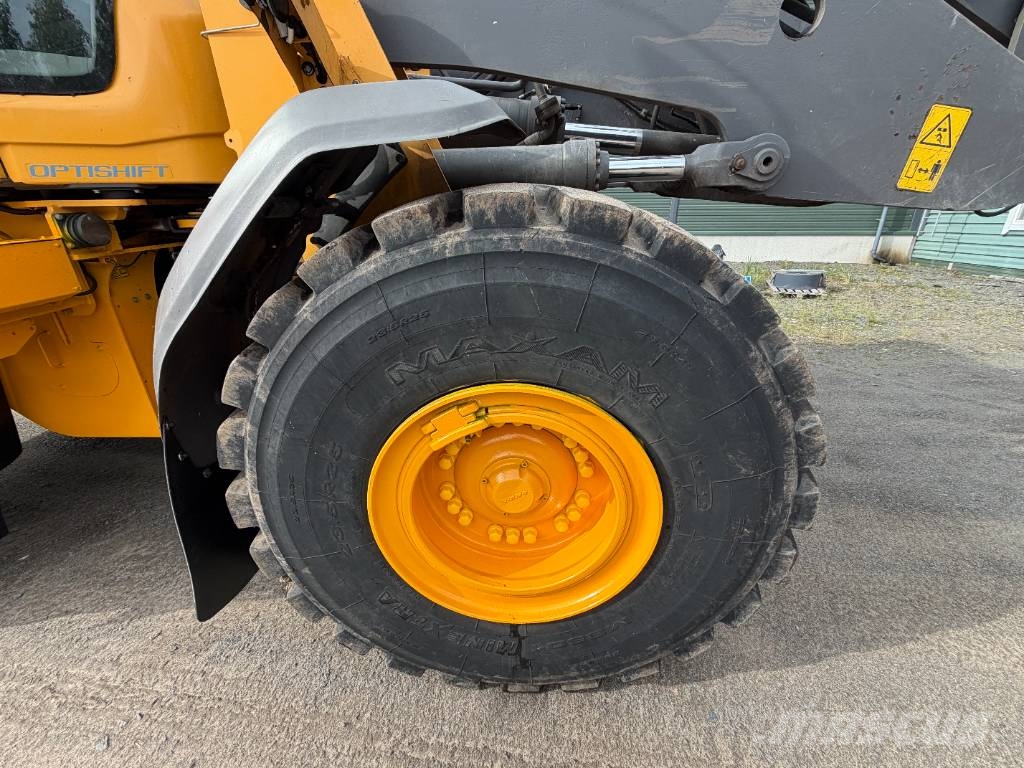 Volvo L 120 H لوادر بعجل