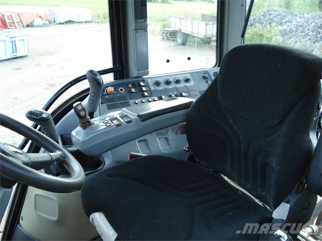 Valtra M150-4 Трактори