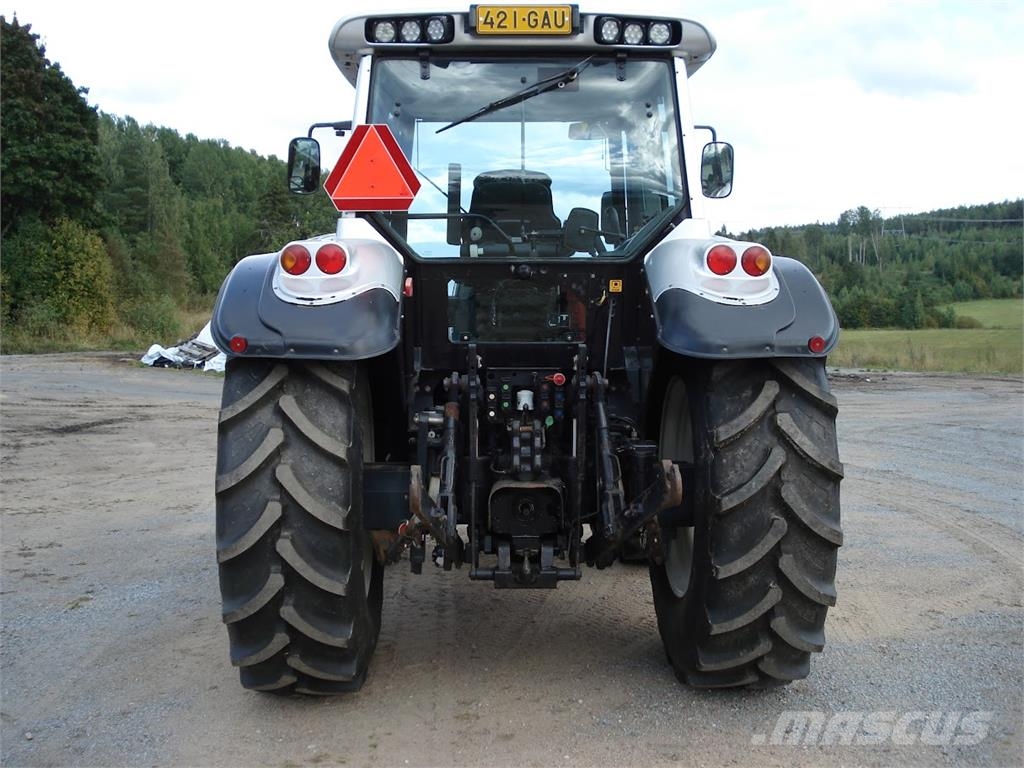 Valtra M150-4 Трактори
