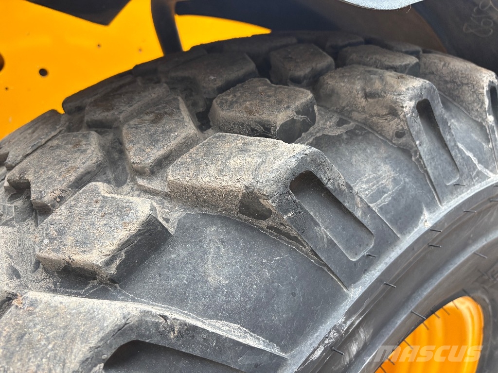 JCB 540-140 Teleszkópos rakodók