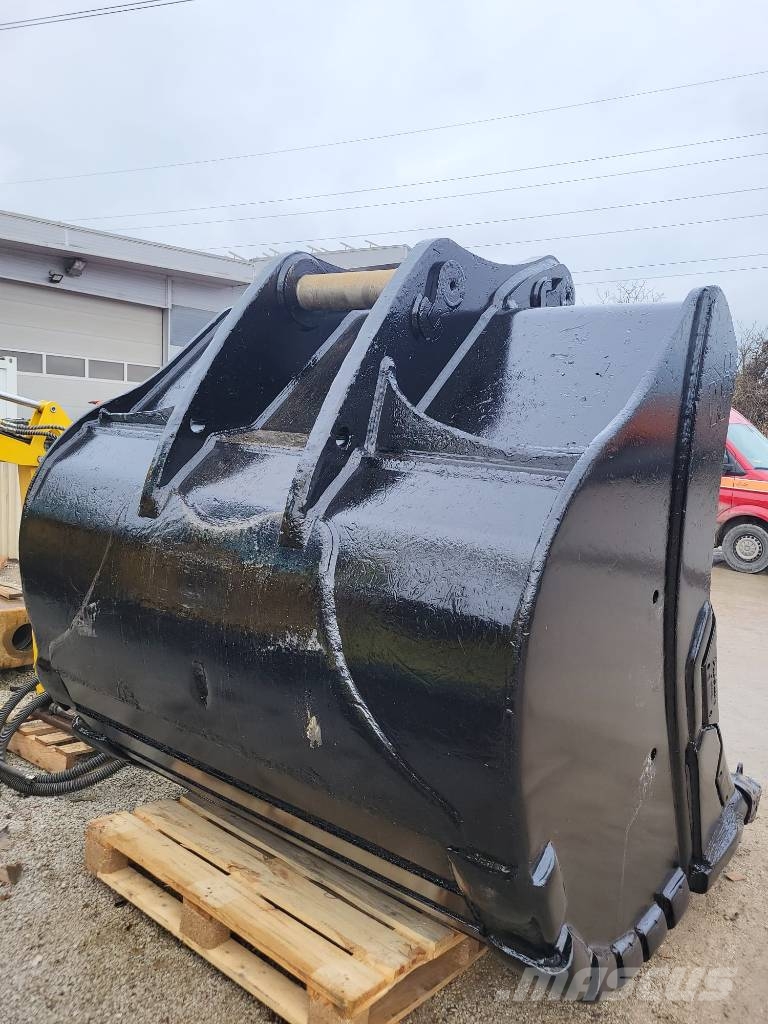 Winkelbauer Komatsu PC700 Pásová rýpadla