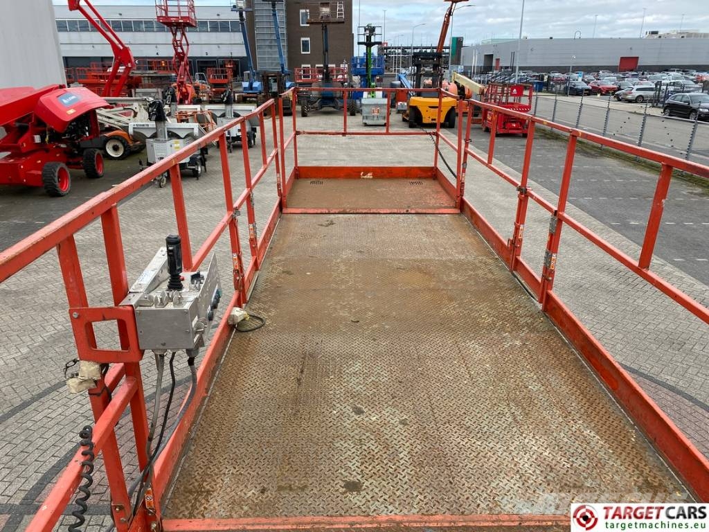SkyJack SJ9250 RT Diesel Scissor Work Lift 1720cm Scissor lifts
