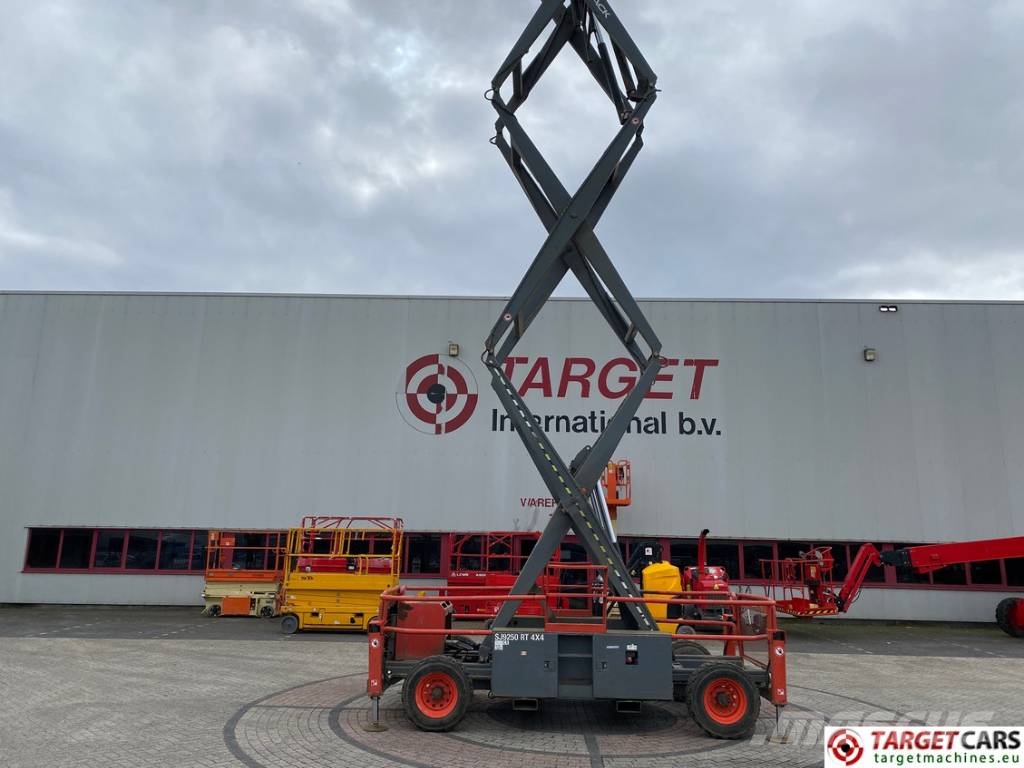SkyJack SJ9250 RT Diesel Scissor Work Lift 1720cm Scissor lifts