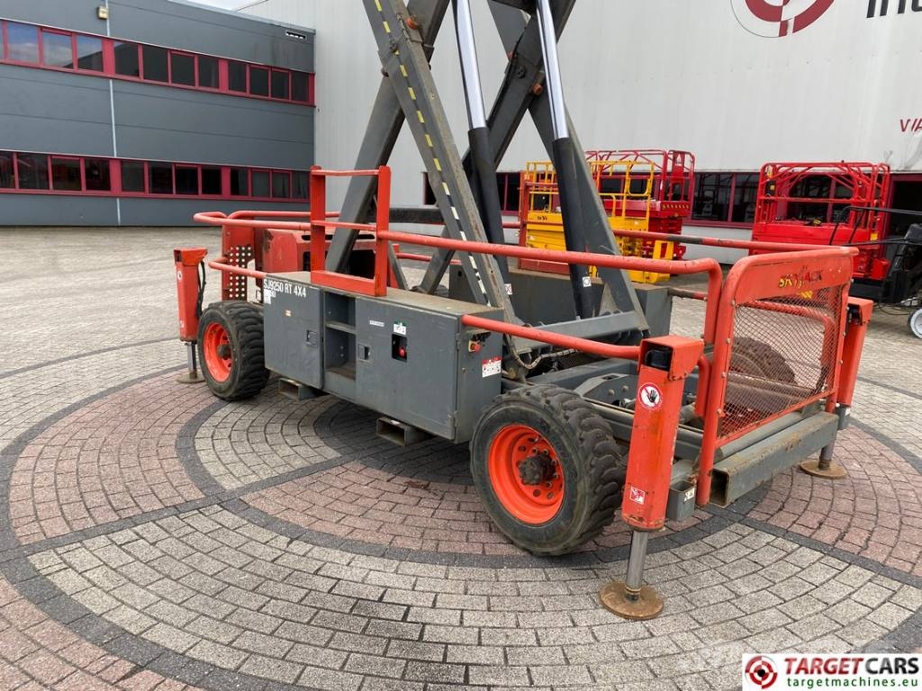 SkyJack SJ9250 RT Diesel Scissor Work Lift 1720cm Scissor lifts