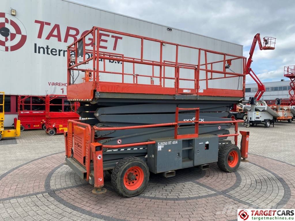 SkyJack SJ9250 RT Diesel Scissor Work Lift 1720cm Scissor lifts