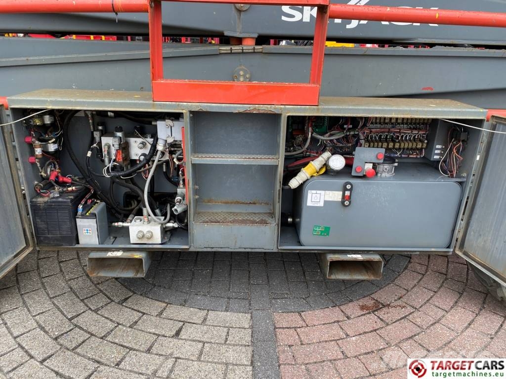 SkyJack SJ9250 RT Diesel Scissor Work Lift 1720cm Scissor lifts