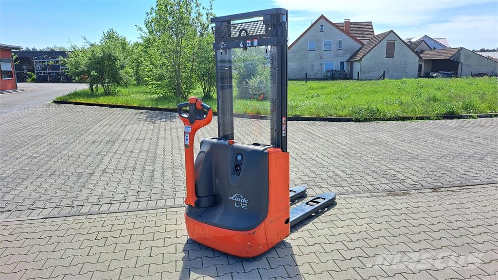 Linde L12- BR1172 Ajettavat pinoamisvaunut