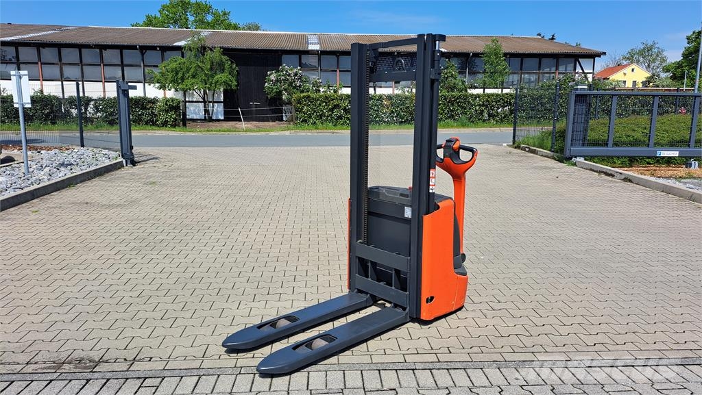 Linde L12- BR1172 Ajettavat pinoamisvaunut