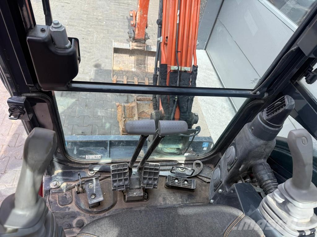 Hitachi ZX26U-6 小型挖土機/掘鑿機<7t(小型挖掘機)