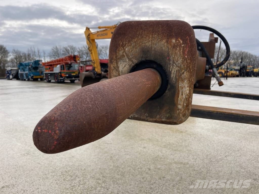 CAT H 140 CW45 Sloophamer / Breaker Hamers en brekers