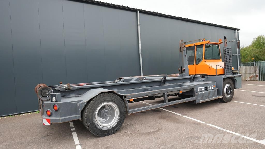 Kalmar TTX182AL terminal truck container hook-arm system Camion ampliroll