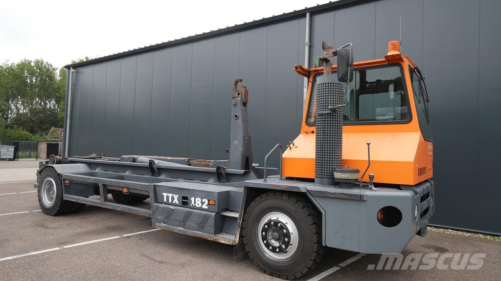 Kalmar TTX182AL terminal truck container hook-arm system Camion ampliroll
