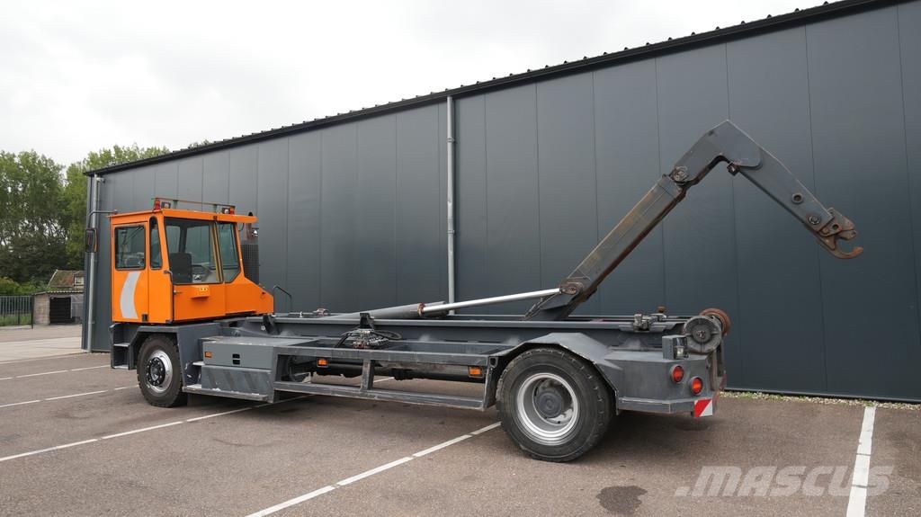 Kalmar TTX182AL terminal truck container hook-arm system Camion ampliroll