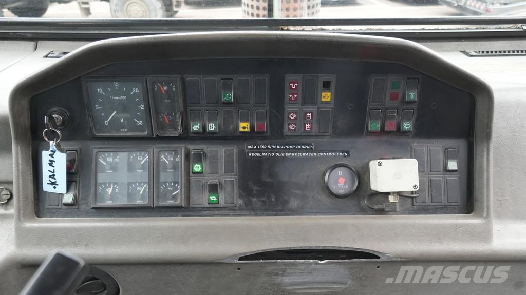 Kalmar TTX182AL terminal truck container hook-arm system Camion ampliroll