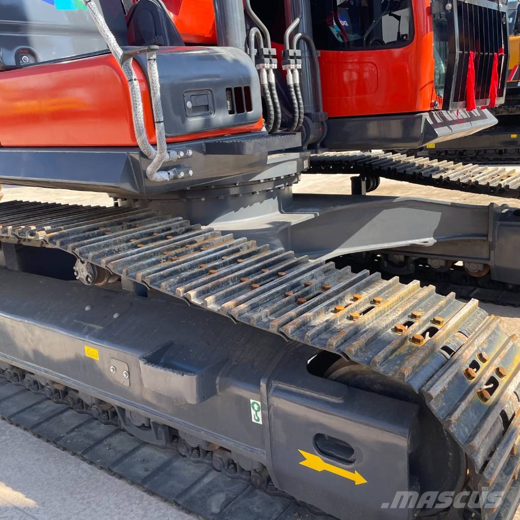 Doosan DX 300 LC Bagri goseničarji