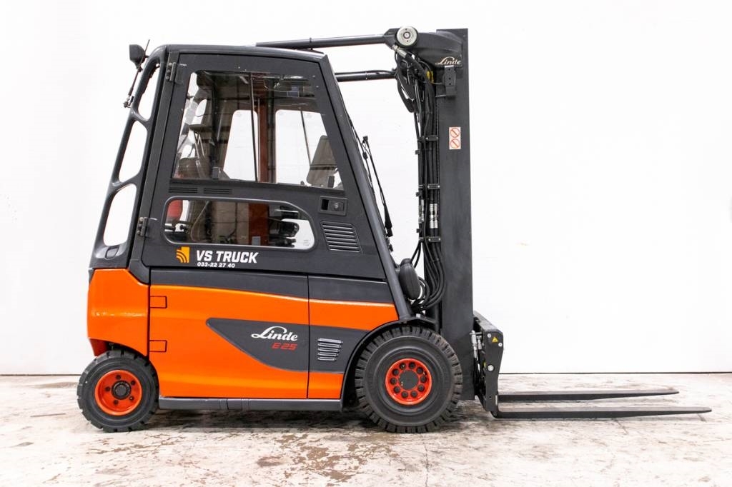 Linde E 25, containergående 2,5-tons elmotviktstruck Elektrikli forkliftler