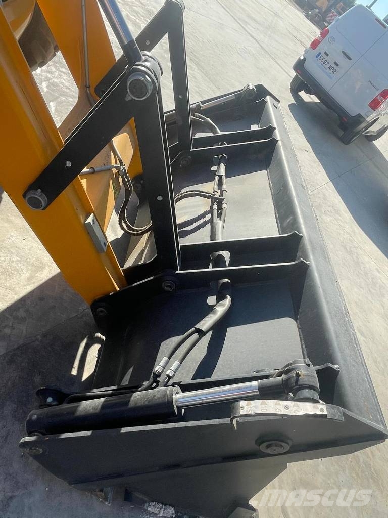 JCB 3 DX Backhoe loaders