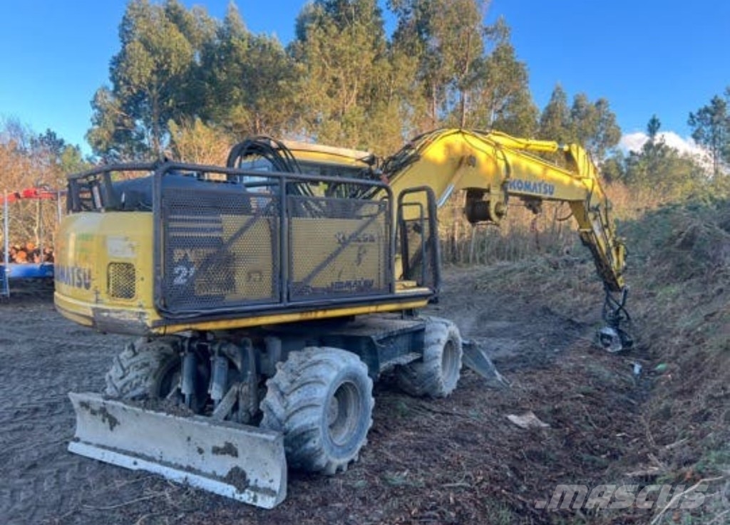 Komatsu PW 200-7 Gumikerekes kotrók