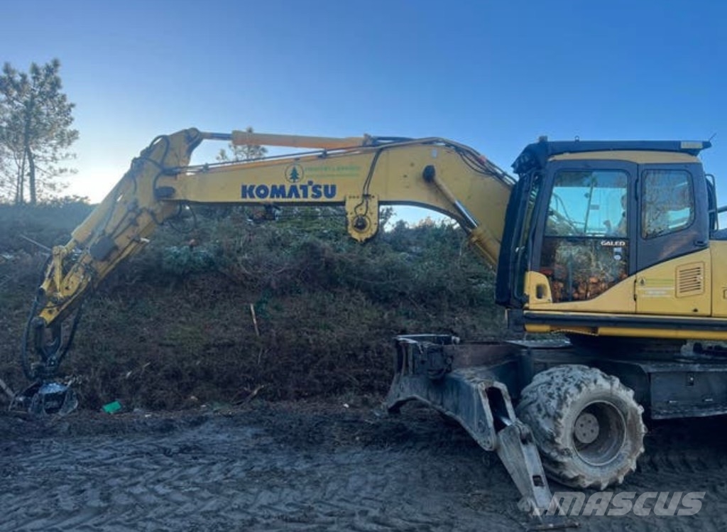 Komatsu PW 200-7 Gumikerekes kotrók