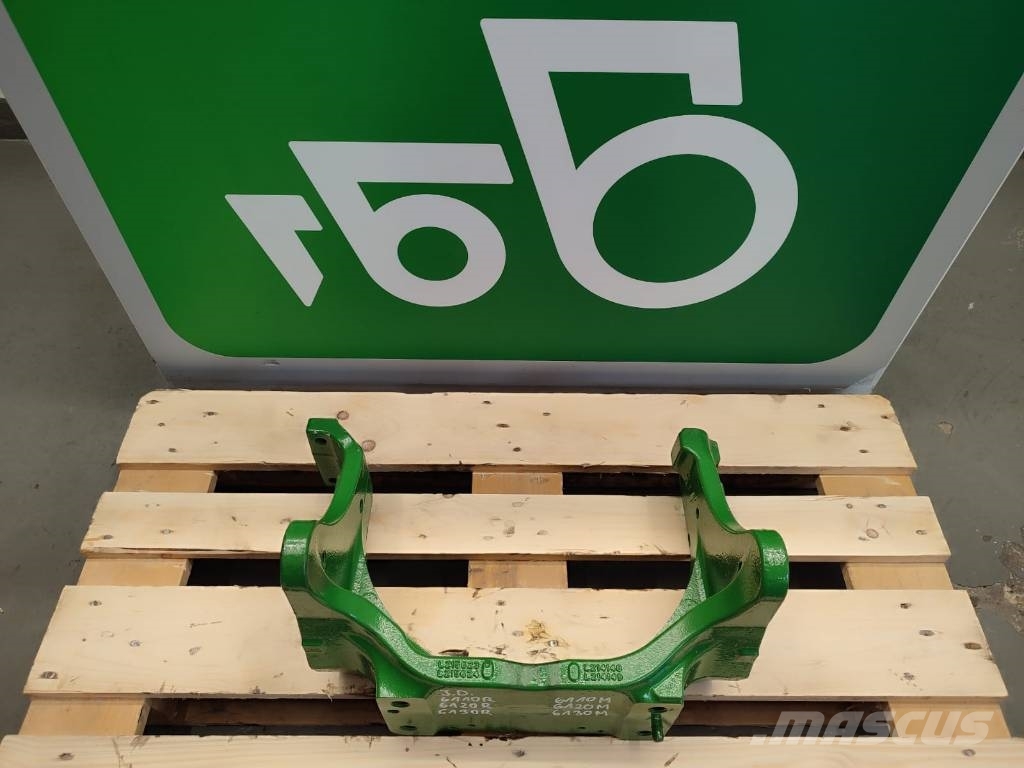 John Deere Frame bracket L215624 John Deere 6110R Alváz és felfüggesztés
