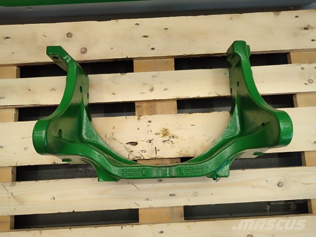 John Deere Frame bracket L215624 John Deere 6110R Alváz és felfüggesztés