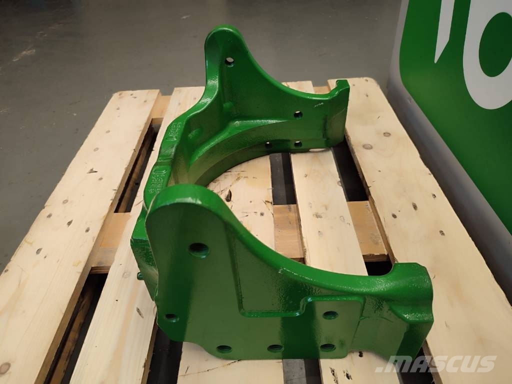 John Deere Frame bracket L215624 John Deere 6110R Alváz és felfüggesztés