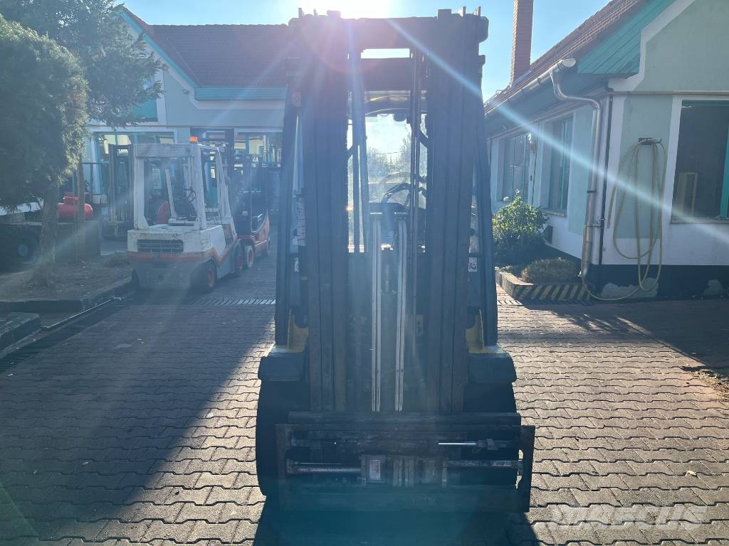 Yale GDP25VX     V-4221   (ONLY FOR EXPORT) EO Diesel forklifts