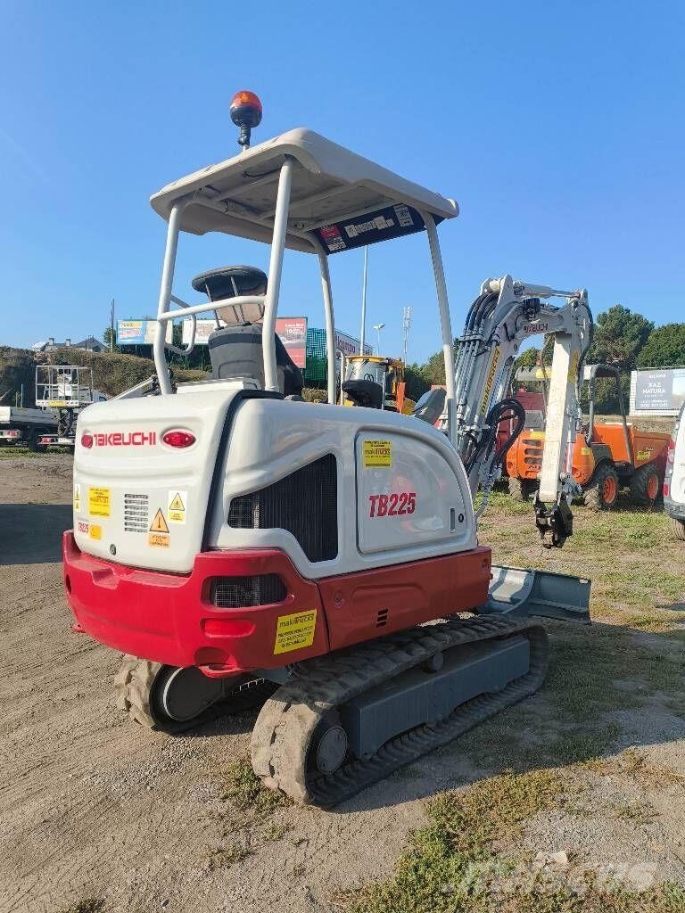 Takeuchi TB 225 Mini excavators < 7t (Mini diggers)
