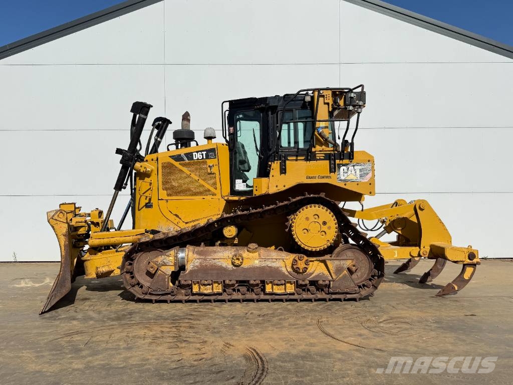 CAT D6T XL - 3 Tine Ripper / 6 Way Blade / Camera 履帶推土機