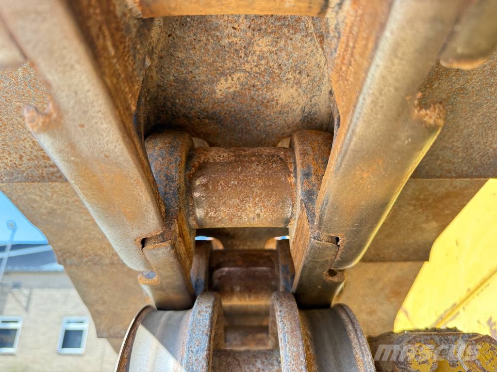 CAT D6T XL - 3 Tine Ripper / 6 Way Blade / Camera 履帶推土機