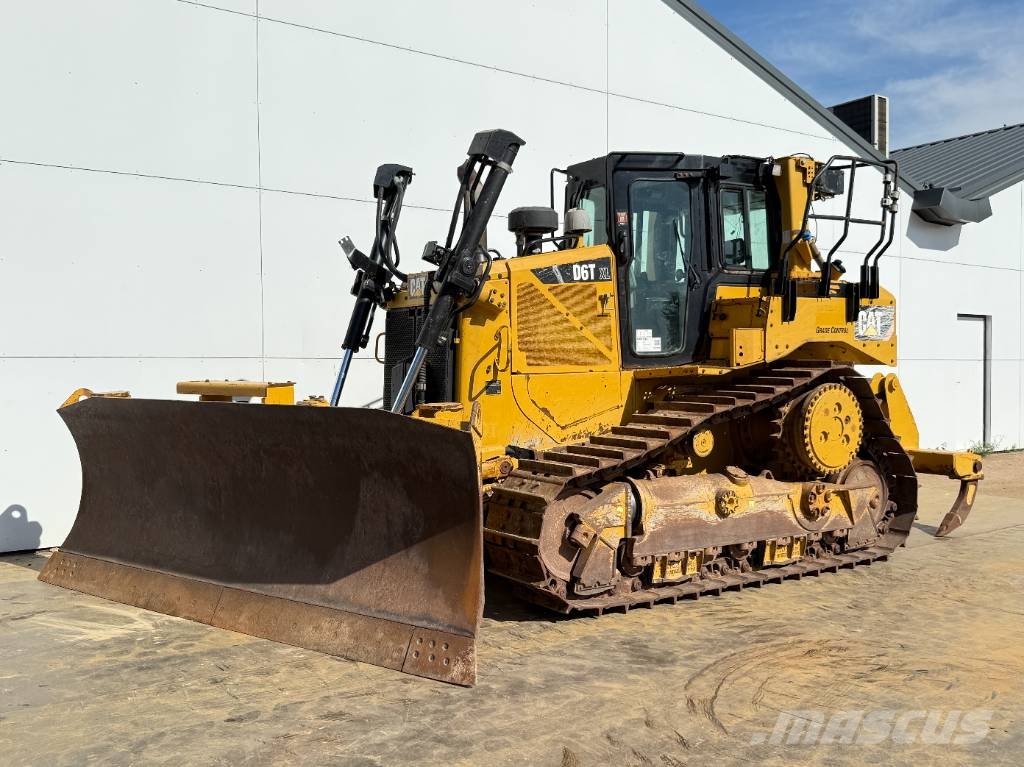 CAT D6T XL - 3 Tine Ripper / 6 Way Blade / Camera 履帶推土機