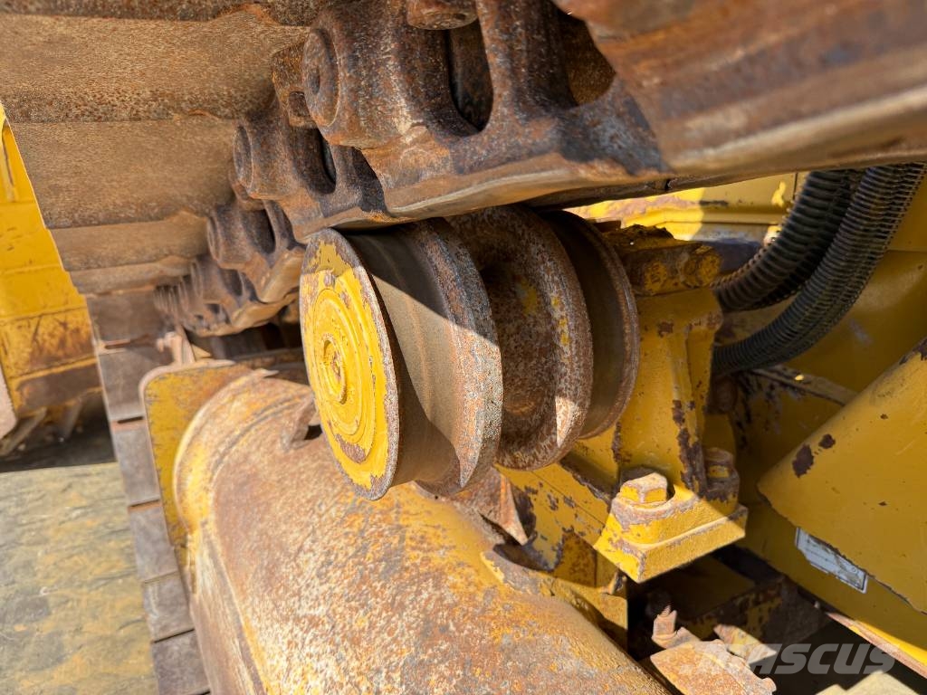 CAT D6T XL - 3 Tine Ripper / 6 Way Blade / Camera 履帶推土機