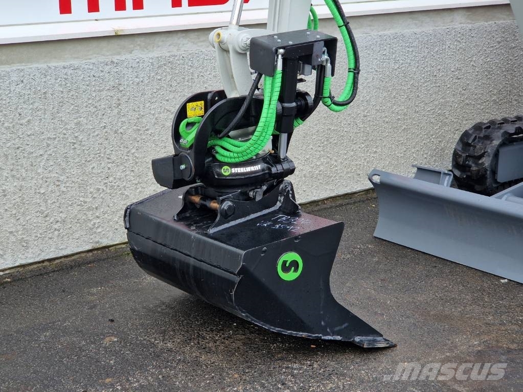 Takeuchi TB320 小型挖土機/掘鑿機<7t(小型挖掘機)