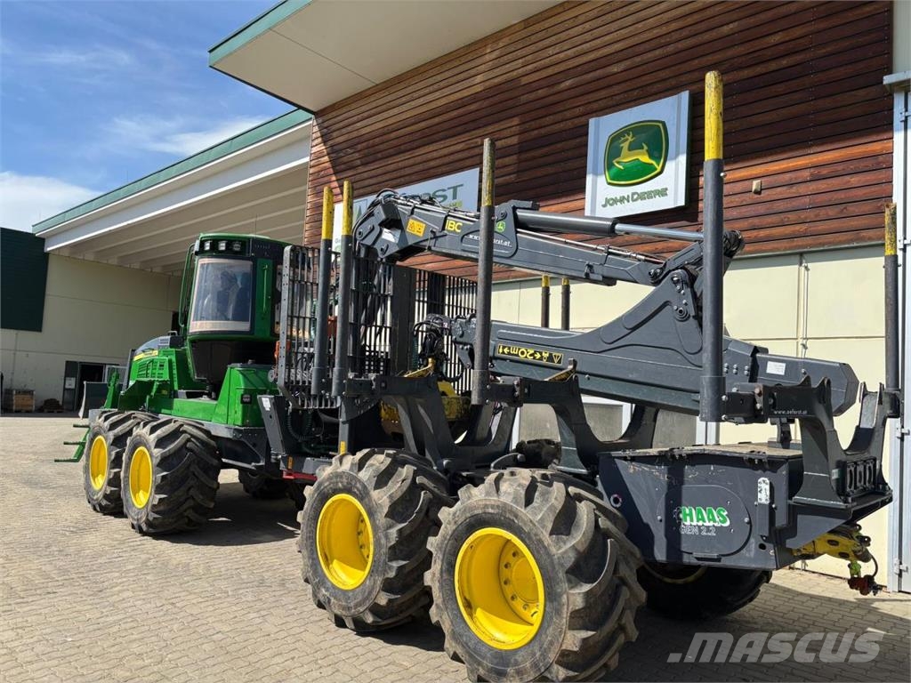 John Deere 1110 G mit Traktionswinde Kuormatraktorit