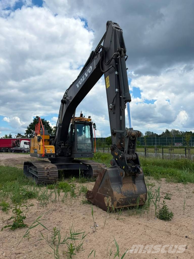 Volvo EC 220 E Rupsgraafmachines