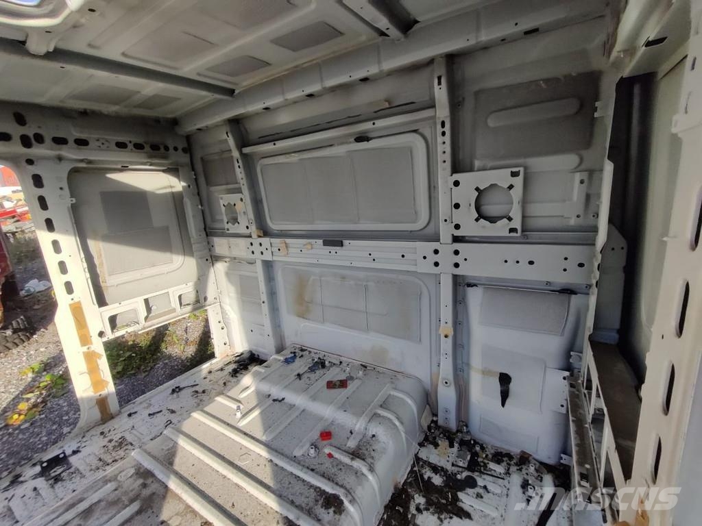 Volvo FH 440HP 6*2 Rigid Cab Kabine i unutrašnjost