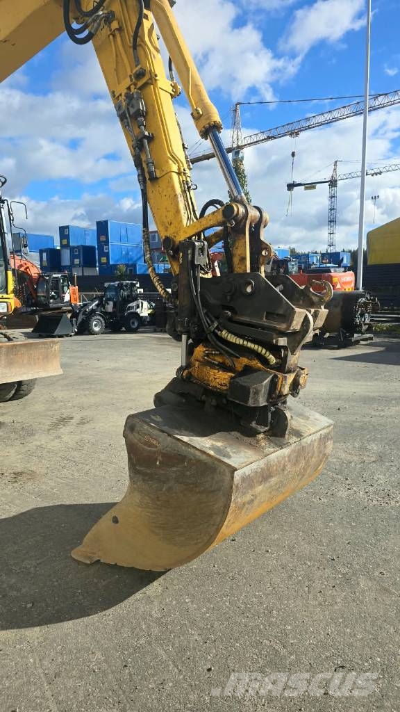 Komatsu PW 160-7 حفارات بعجل