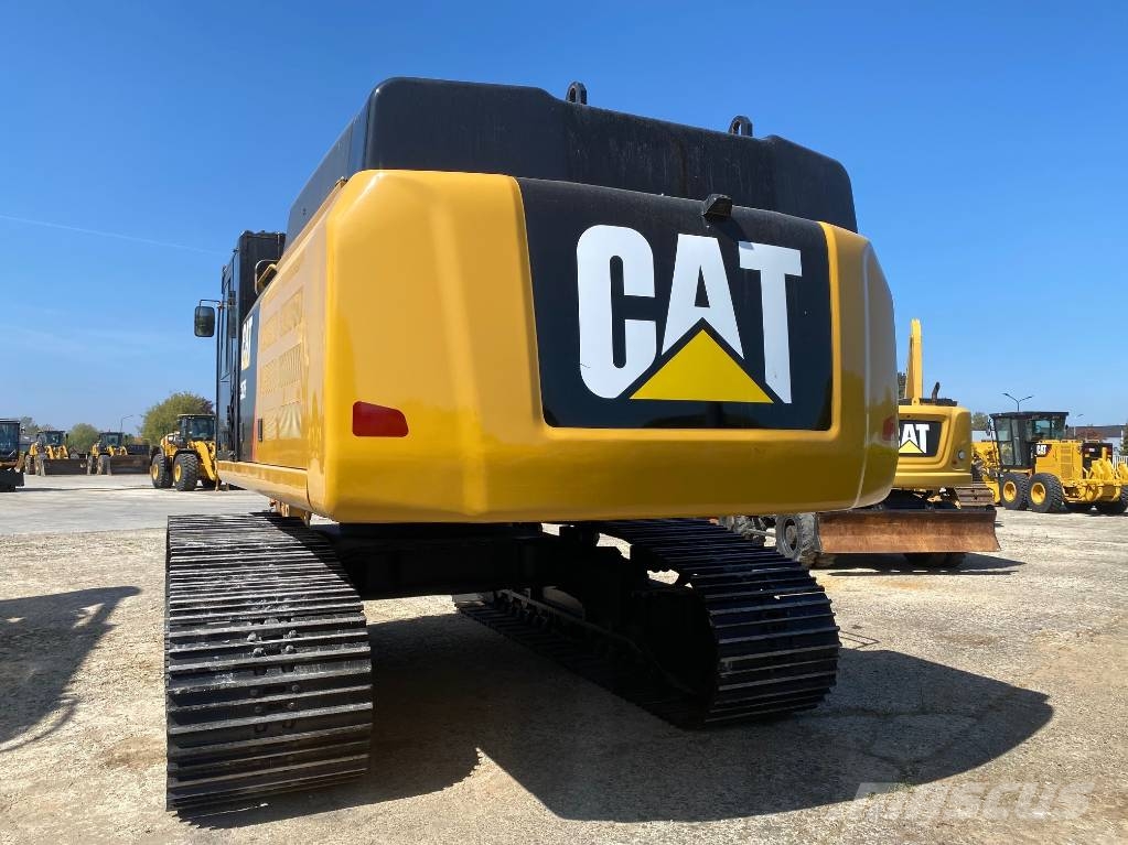 CAT 352 F Bageri guseničari