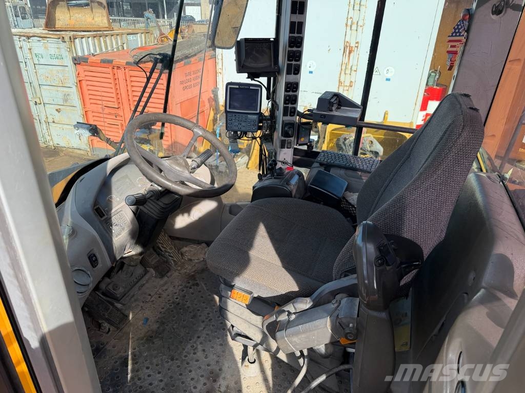 Volvo L 220 F Radlader