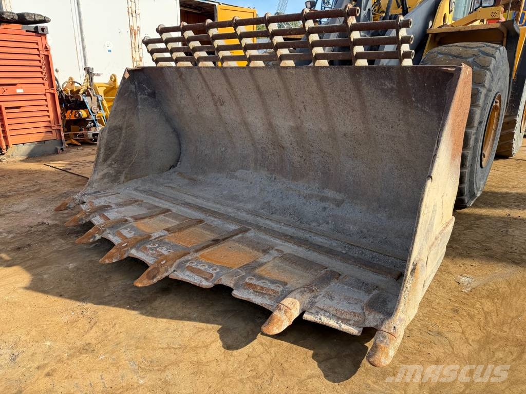 Volvo L 220 F Radlader