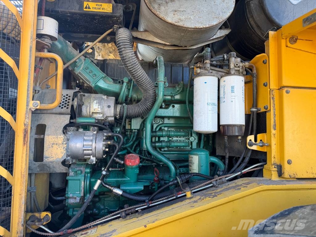 Volvo L 220 F Radlader