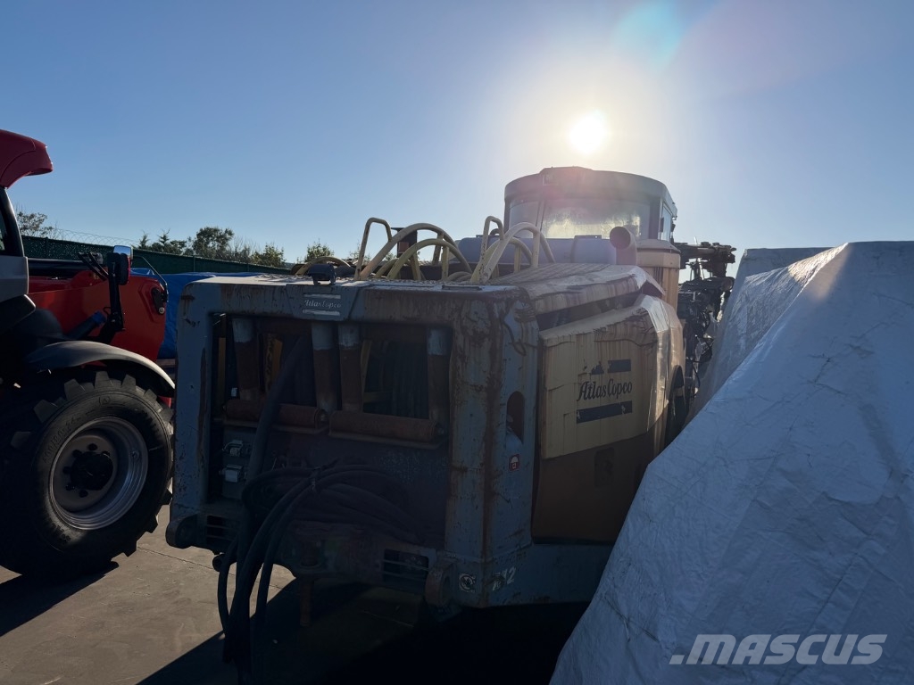 Atlas Copco M2 C Tunelové a podzemní důlní vrtačky