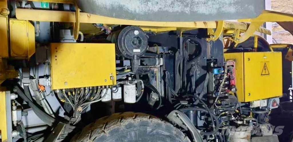 Atlas Copco M2 C Tunelové a podzemní důlní vrtačky