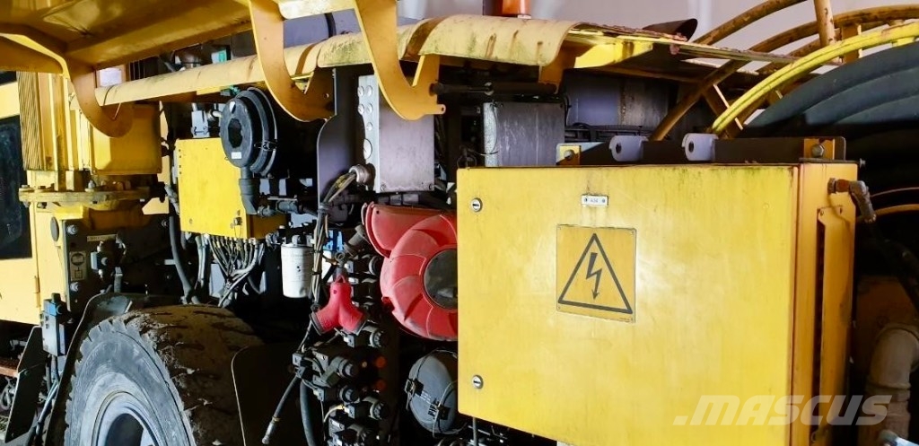 Atlas Copco M2 C Tunelové a podzemní důlní vrtačky
