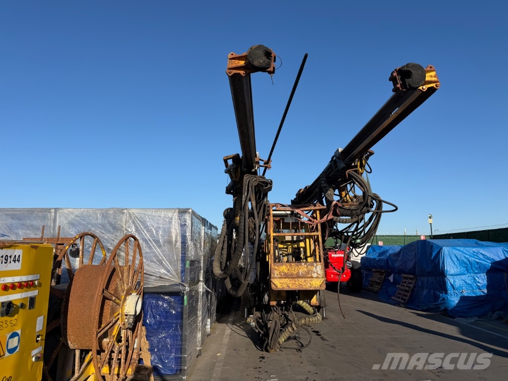 Atlas Copco M2 C Tunelové a podzemní důlní vrtačky