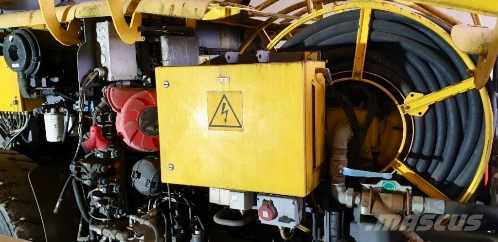 Atlas Copco M2 C Tunelové a podzemní důlní vrtačky