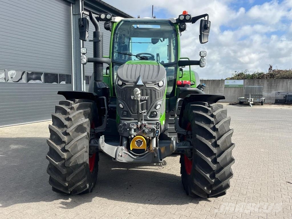 Fendt 620 Vario Profi Plus S2 Tractors
